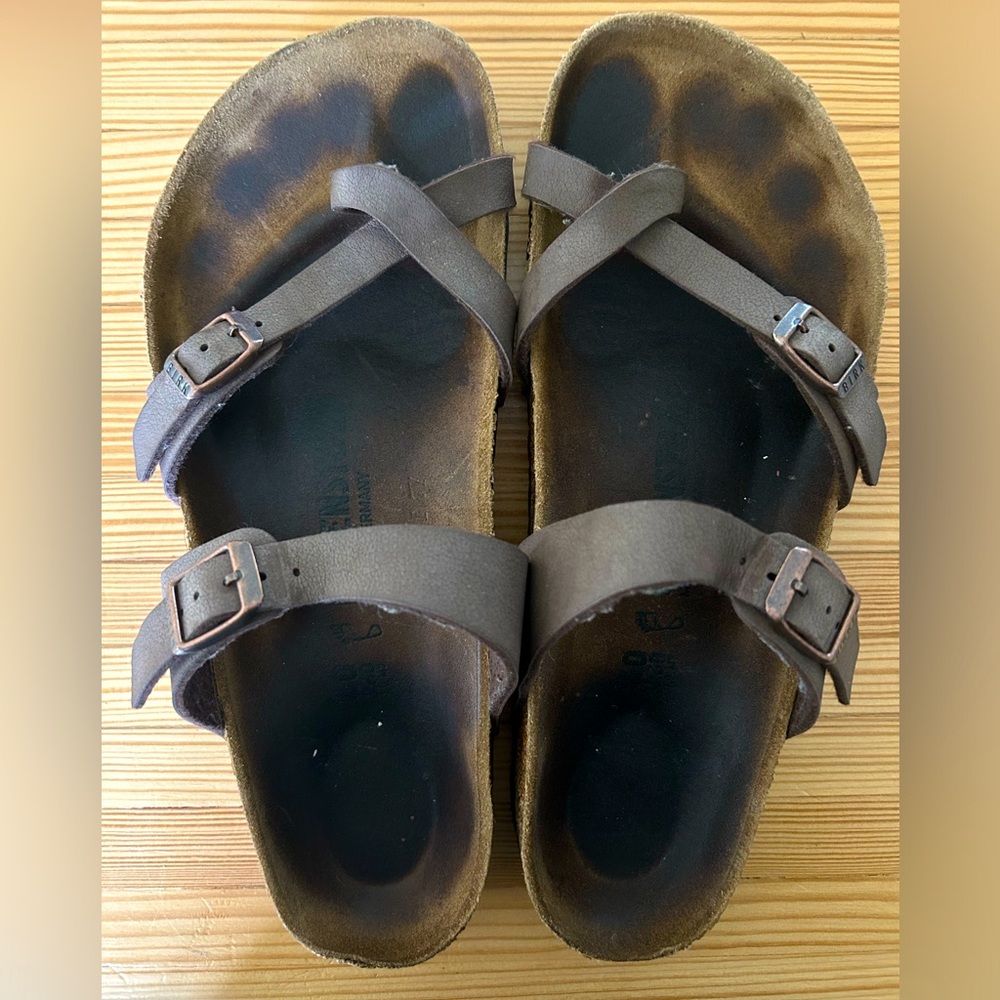 Birkenstock- Arizona EVA Sandals. Size 40 (similar to size 8). Good condition.